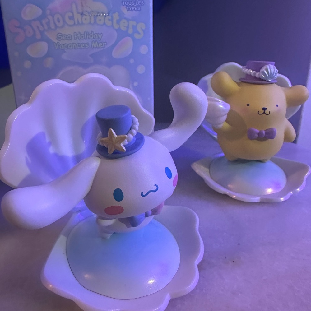 Sanrio Sea Holiday Cinnamoroll and Pompompurin Figures
